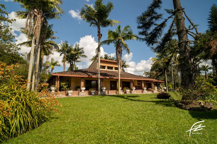 Casa de 6 alcobas en venta en Llano Grande, Rionegro, 600 m² · foto 19 de 24