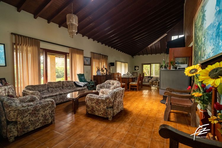 Casa de 6 alcobas en venta en Llano Grande, Rionegro, 600 m² · foto 20 de 24