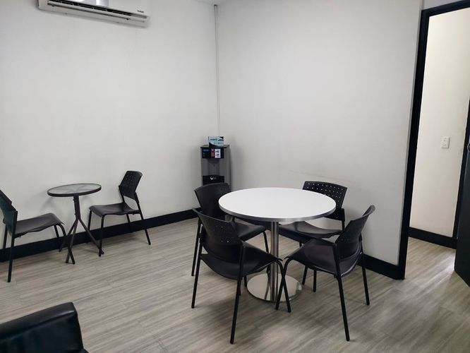 Oficina en arriendo en El Poblado, Medellín, 100 m² · foto 3 de 10