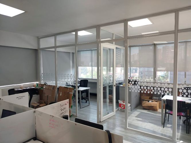 Oficina en arriendo en El Poblado, Medellín, 100 m² · foto 8 de 10