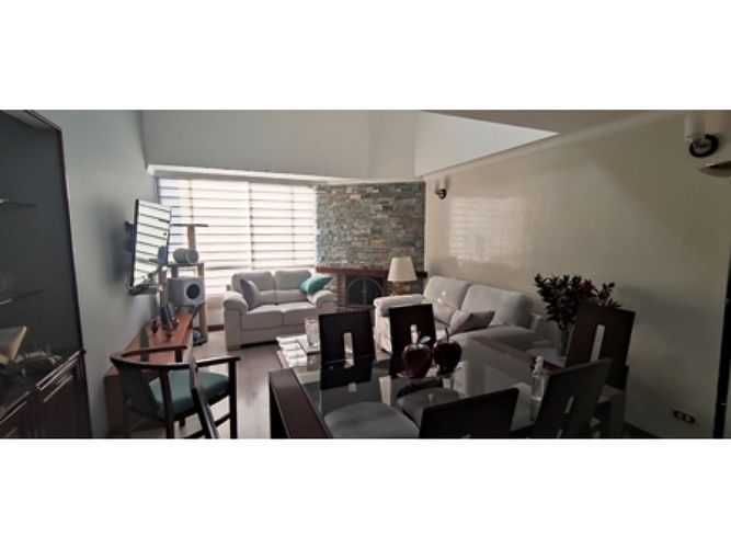 Apartamento de 4 alcobas en venta en Los Cedritos, Bogotá, 123 m² · foto 2 de 24