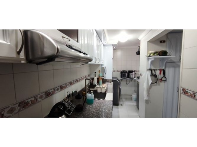Apartamento de 4 alcobas en venta en Los Cedritos, Bogotá, 123 m² · foto 10 de 24
