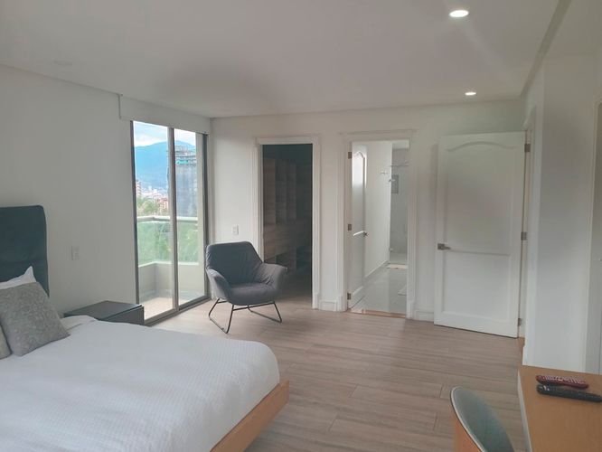 Apartamento de 4 alcobas en venta en El Poblado, Medellín, 277 m² · foto 3 de 16