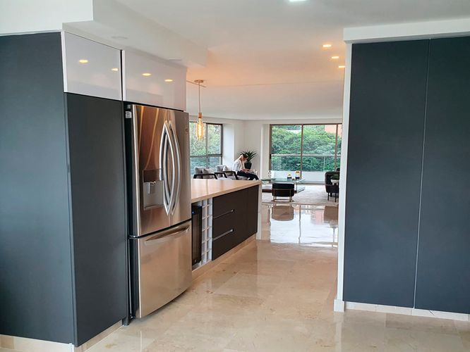 Apartamento de 4 alcobas en arriendo en El Poblado, Medellín, 277 m² · foto 8 de 16