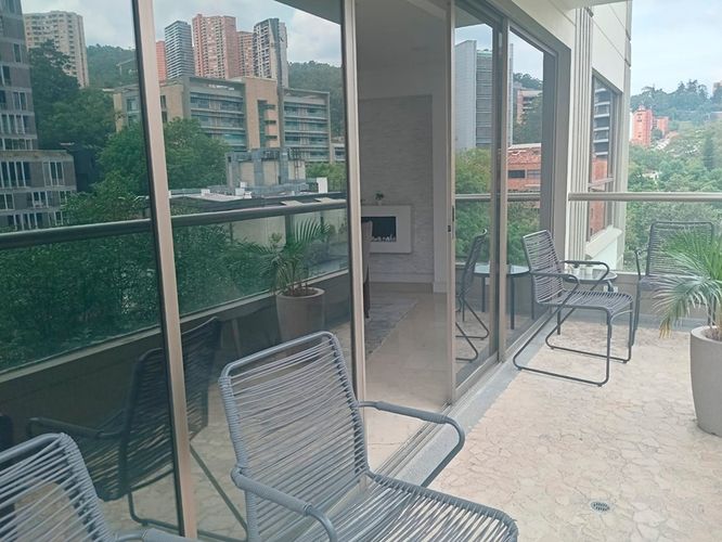 Apartamento de 4 alcobas en arriendo en El Poblado, Medellín, 277 m² · foto 16 de 16