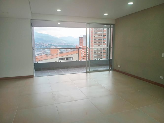 Apartamento de 3 alcobas en arriendo en El Poblado, Medellín, 154 m² · foto 2 de 19