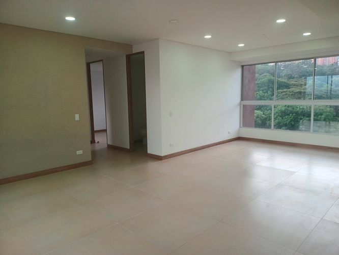 Apartamento de 3 alcobas en arriendo en El Poblado, Medellín, 154 m² · foto 3 de 19