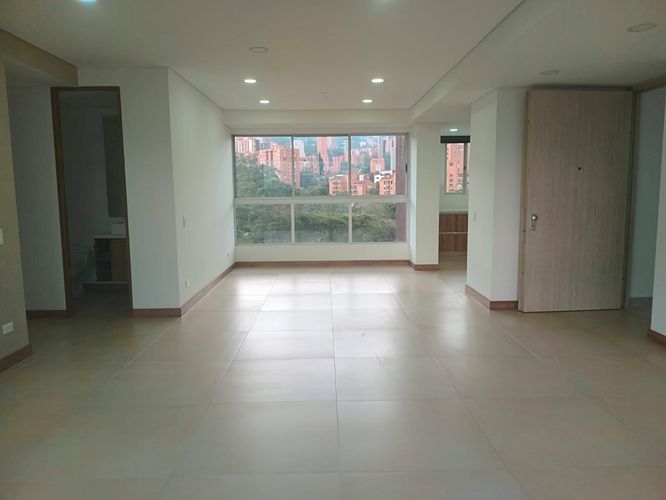 Apartamento de 3 alcobas en arriendo en El Poblado, Medellín, 154 m² · foto 4 de 19
