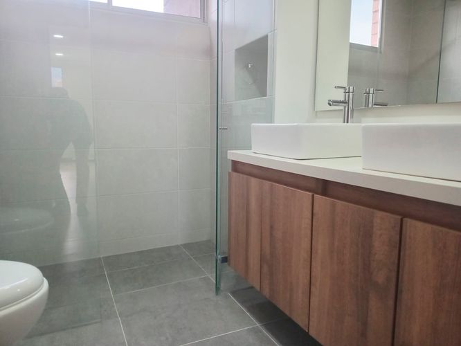 Apartamento de 3 alcobas en arriendo en El Poblado, Medellín, 154 m² · foto 17 de 19