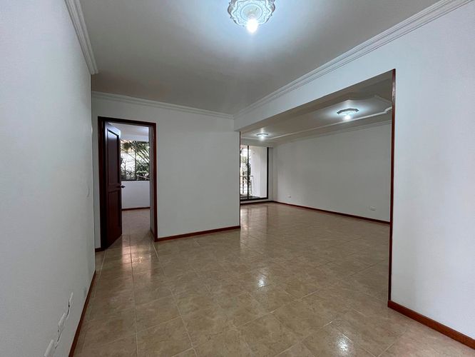 Apartamento de 3 alcobas en arriendo en Los Balsos, Medellín, 92 m² · foto 2 de 17