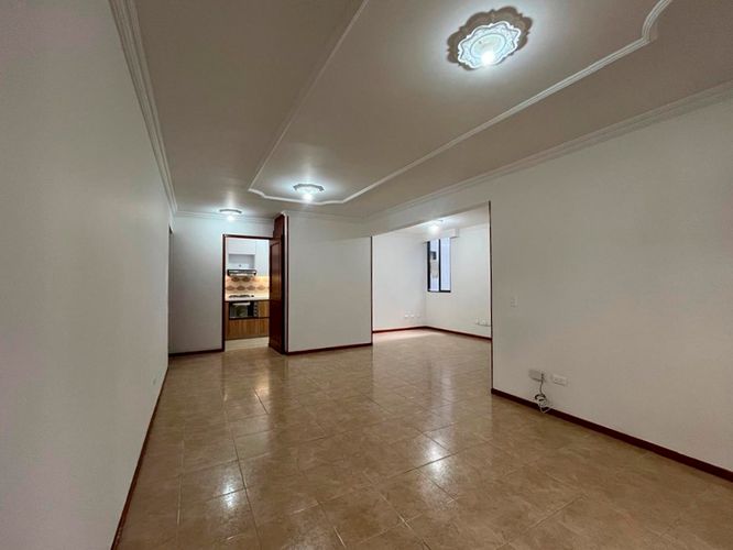 Apartamento de 3 alcobas en arriendo en Los Balsos, Medellín, 92 m² · foto 3 de 17