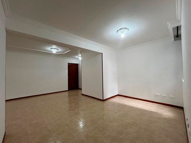 Apartamento de 3 alcobas en arriendo en Los Balsos, Medellín, 92 m² · foto 4 de 17