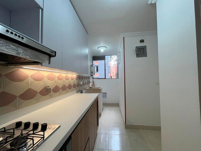 Apartamento de 3 alcobas en arriendo en Los Balsos, Medellín, 92 m² · foto 8 de 17