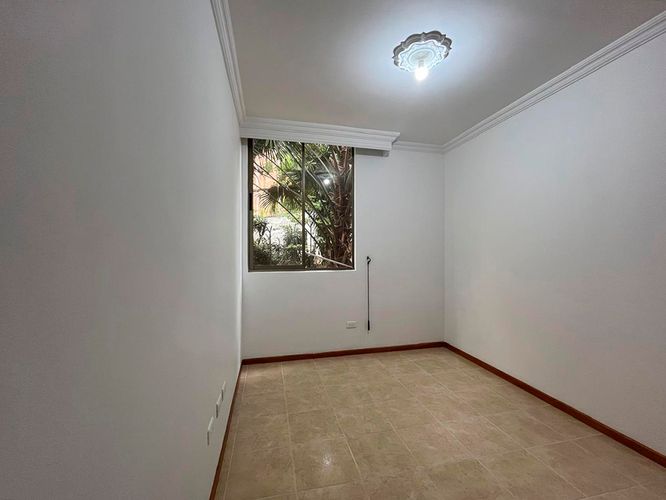 Apartamento de 3 alcobas en arriendo en Los Balsos, Medellín, 92 m² · foto 11 de 17