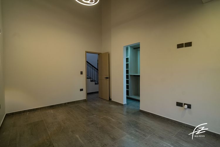 Casa de 5 alcobas en venta en Llano Grande, Rionegro, 430 m² · foto 3 de 24
