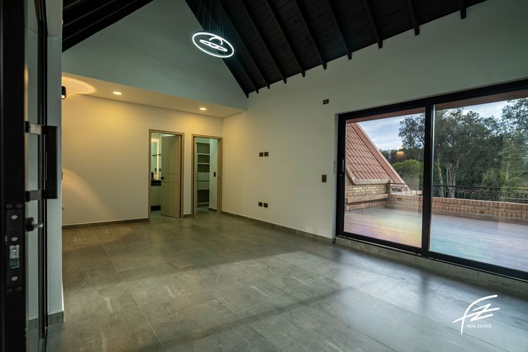 Casa de 5 alcobas en venta en Llano Grande, Rionegro, 430 m² · foto 4 de 24