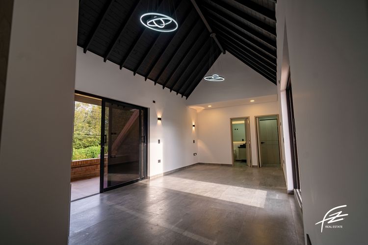 Casa de 5 alcobas en venta en Llano Grande, Rionegro, 430 m² · foto 5 de 24