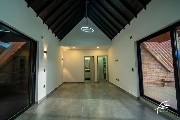 Casa de 5 alcobas en venta en Llano Grande, Rionegro, 430 m² · foto 6 de 24
