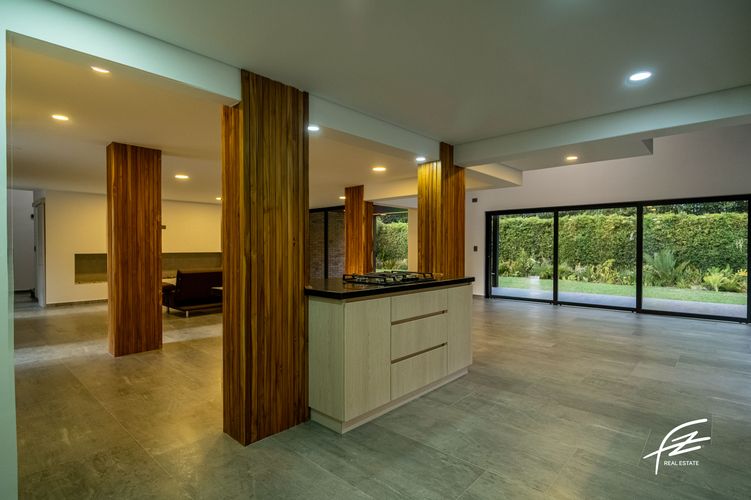 Casa de 5 alcobas en venta en Llano Grande, Rionegro, 430 m² · foto 8 de 24
