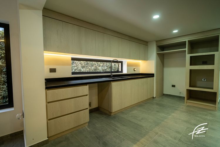 Casa de 5 alcobas en venta en Llano Grande, Rionegro, 430 m² · foto 12 de 24