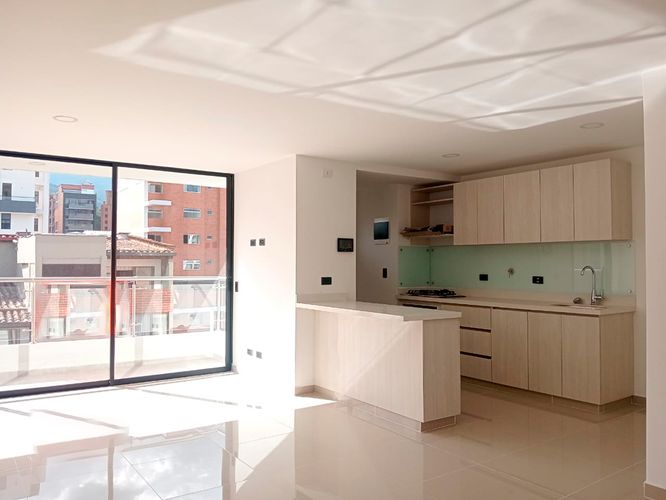 Apartamento de 3 alcobas en arriendo en Laureles, Medellín, 105 m² · foto 4 de 19