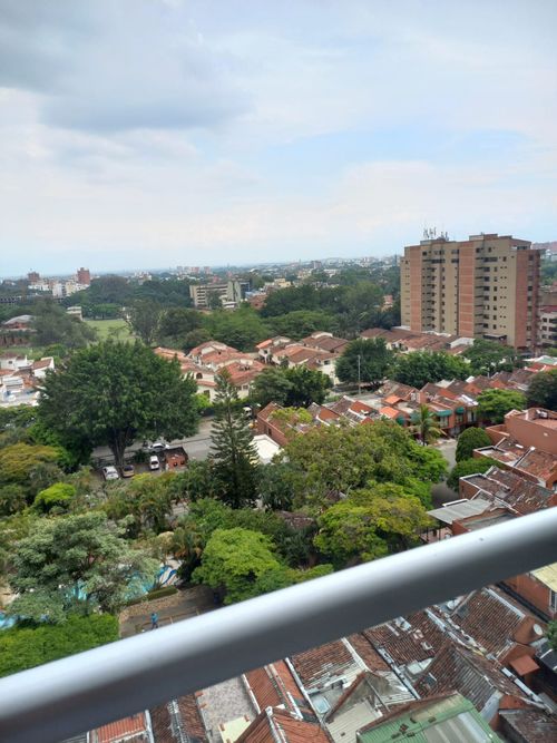 Apartamento de 3 alcobas en venta en Alferez Real, Cali, 108 m² · foto 4 de 24