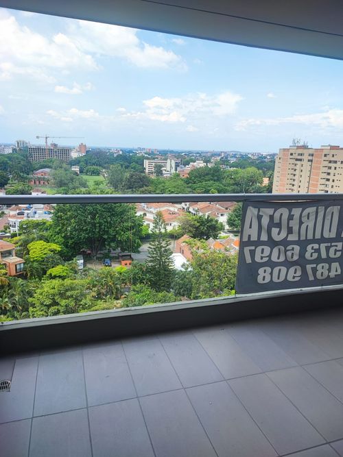 Apartamento de 3 alcobas en venta en Alferez Real, Cali, 108 m² · foto 11 de 24