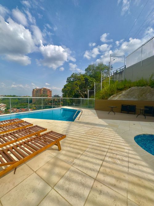 Apartamento de 3 alcobas en venta en Alferez Real, Cali, 108 m² · foto 14 de 24