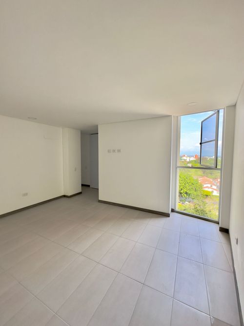 Apartamento de 3 alcobas en venta en Alferez Real, Cali, 108 m² · foto 18 de 24