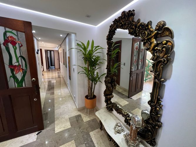 Apartamento de 3 alcobas en venta en Ciudad Jardin, Cali, 156 m² · foto 2 de 24