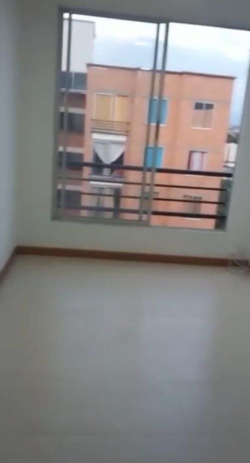 Apartamento de 2 alcobas en venta en La Flora, Cali, 62 m² · foto 2 de 24
