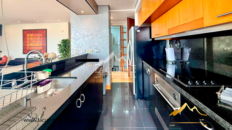 Apartamento de 2 alcobas en arriendo en El Poblado, Medellín, 134 m² · foto 2 de 10