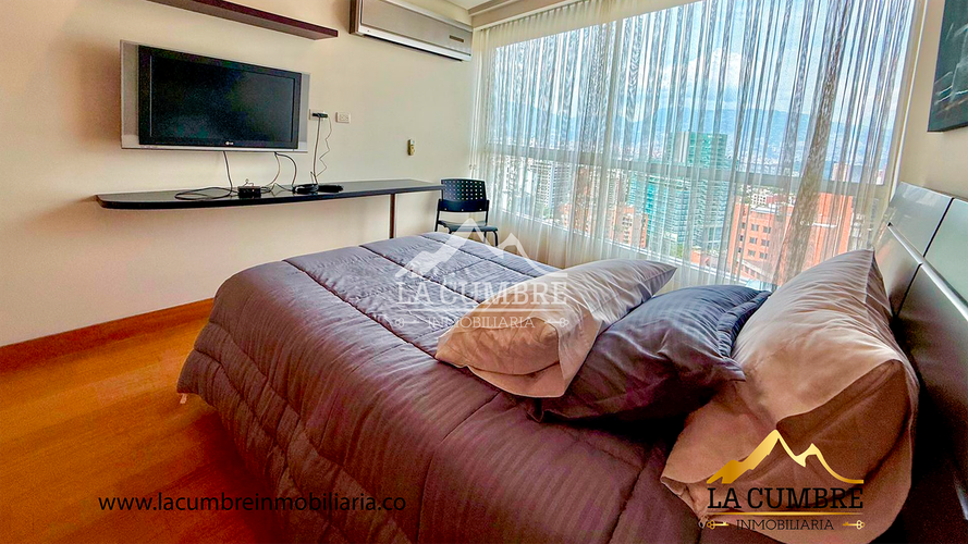 Apartamento de 2 alcobas en arriendo en El Poblado, Medellín, 134 m² · foto 4 de 10