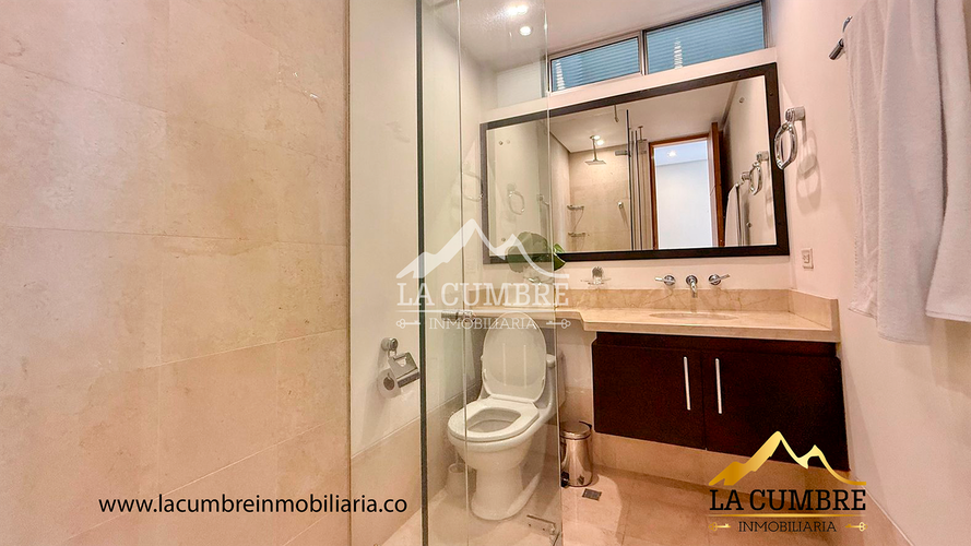 Apartamento de 2 alcobas en arriendo en El Poblado, Medellín, 134 m² · foto 10 de 10