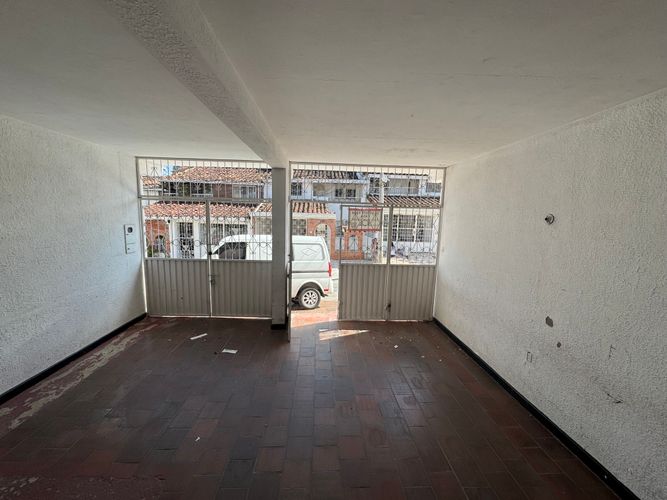 Casa de 5 alcobas en venta en Molinos Altos, Floridablanca · foto 2 de 23
