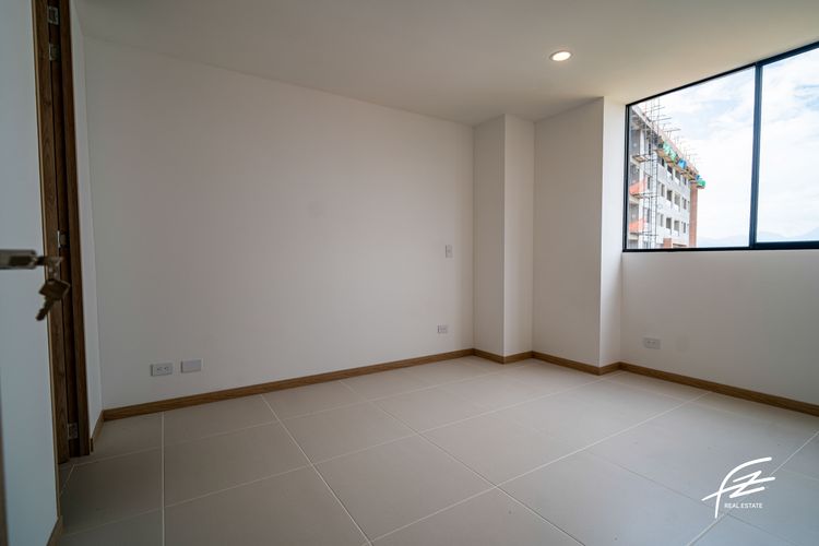 Apartamento de 3 alcobas en venta en Loma Del Escobero, Envigado, 87 m² · foto 3 de 24