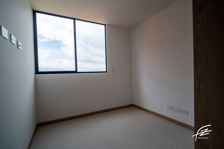 Apartamento de 3 alcobas en venta en Loma Del Escobero, Envigado, 87 m² · foto 4 de 24