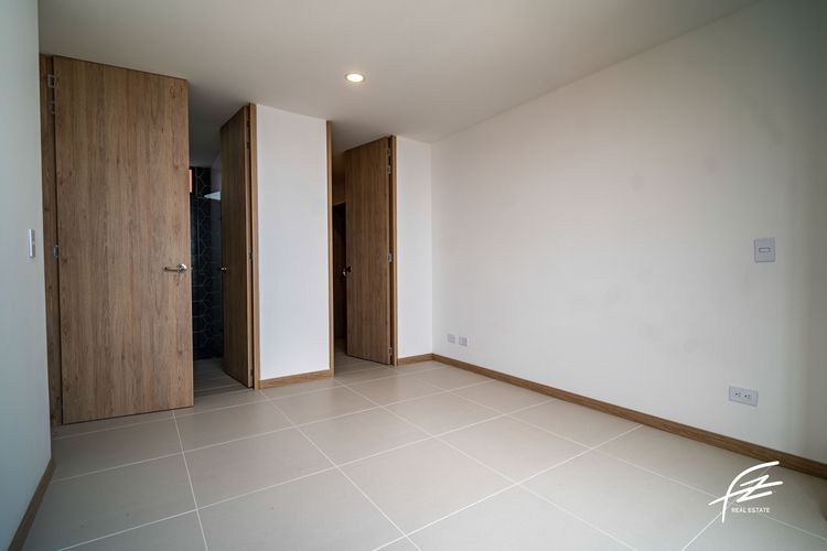 Apartamento de 3 alcobas en venta en Loma Del Escobero, Envigado, 87 m² · foto 11 de 24