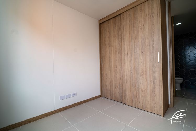 Apartamento de 3 alcobas en venta en Loma Del Escobero, Envigado, 87 m² · foto 18 de 24