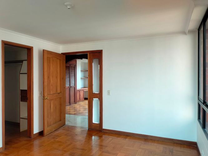 Apartamento de 2 alcobas en venta en El Poblado, Medellín, 130 m² · foto 11 de 19