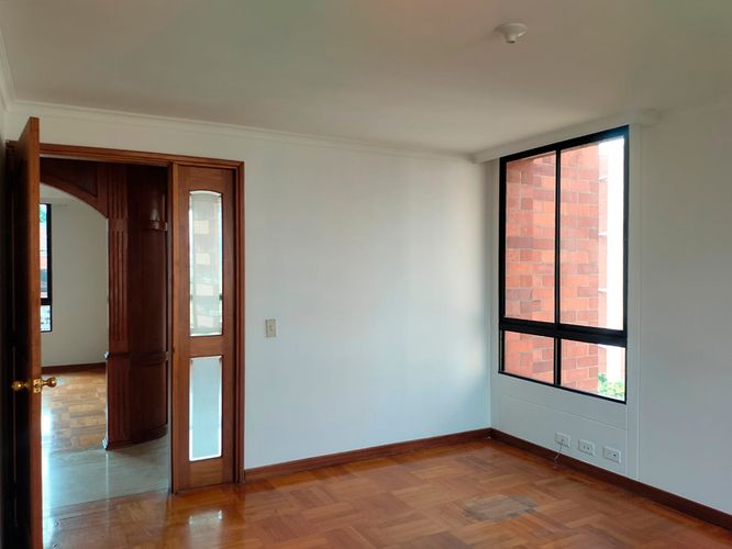 Apartamento de 2 alcobas en venta en El Poblado, Medellín, 130 m² · foto 12 de 19