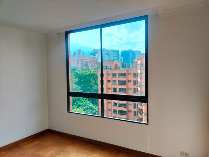 Apartamento de 2 alcobas en venta en El Poblado, Medellín, 130 m² · foto 14 de 19