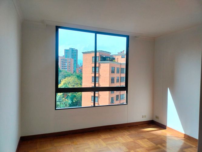 Apartamento de 2 alcobas en venta en El Poblado, Medellín, 130 m² · foto 15 de 19