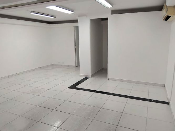 Local en arriendo en El Poblado, Medellín, 42 m² · foto 4 de 8