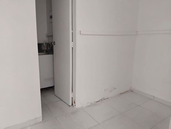 Local en arriendo en El Poblado, Medellín, 42 m² · foto 6 de 8