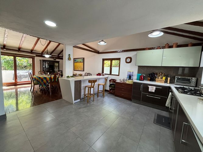 Casa de 3 alcobas en venta en Lindaraja, Bogotá, 180 m² · foto 6 de 24
