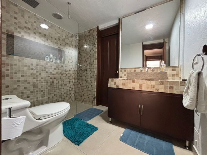 Casa de 3 alcobas en venta en Lindaraja, Bogotá, 180 m² · foto 13 de 24