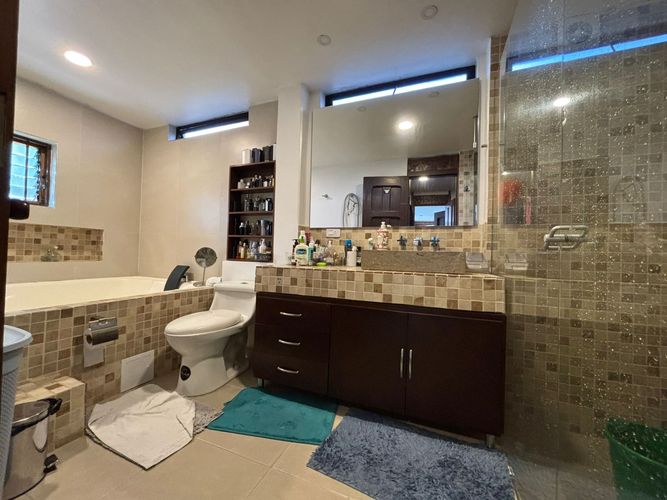 Casa de 3 alcobas en venta en Lindaraja, Bogotá, 180 m² · foto 15 de 24