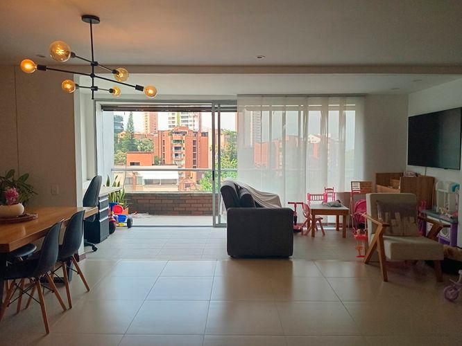 Apartamento de 3 alcobas en arriendo en El Poblado, Medellín, 118 m² · foto 2 de 18