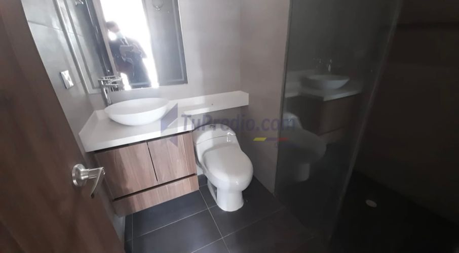 Apartamento de 2 alcobas en venta en Quinta Paredes, Bogotá, 81 m² · foto 11 de 24